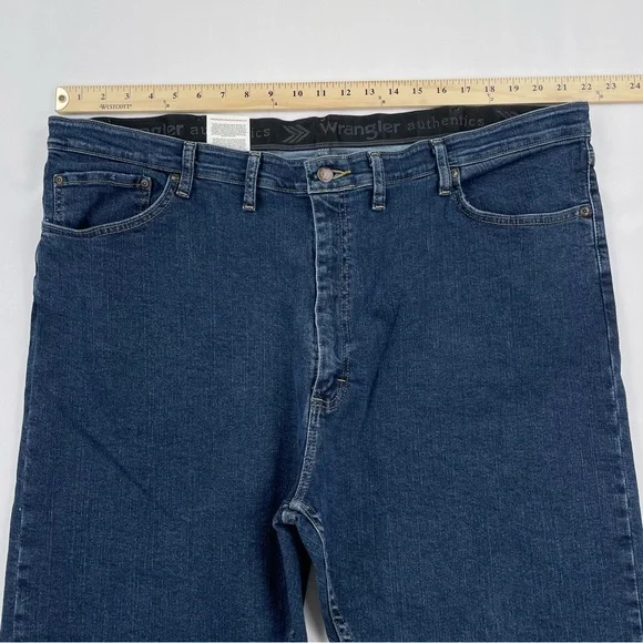 Wrangler Authentics Jeans Mens 44x30 Dark Wash Straight Leg Denim Blue Jeans NWT - Picture 4 of 8